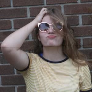 Meet your Posher, Elizabeth